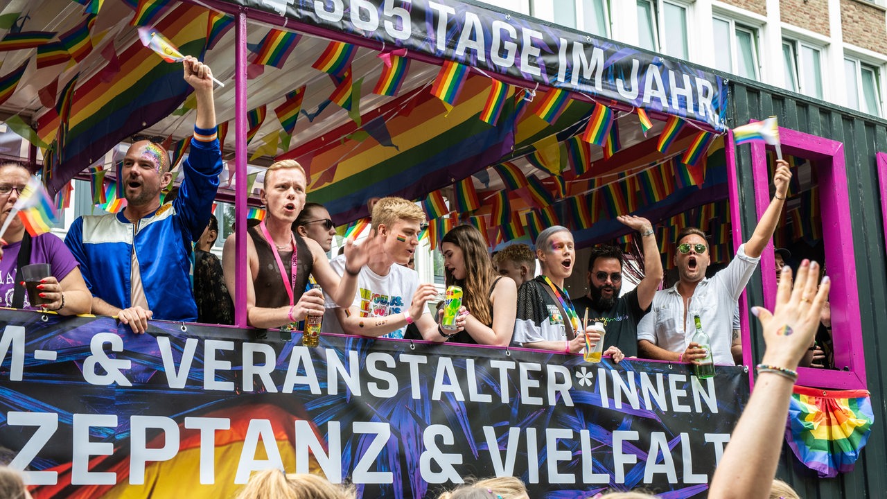 Csd In Bremen Was Heute Zur Queer Demo Wichtig Ist Buten Un Binnen