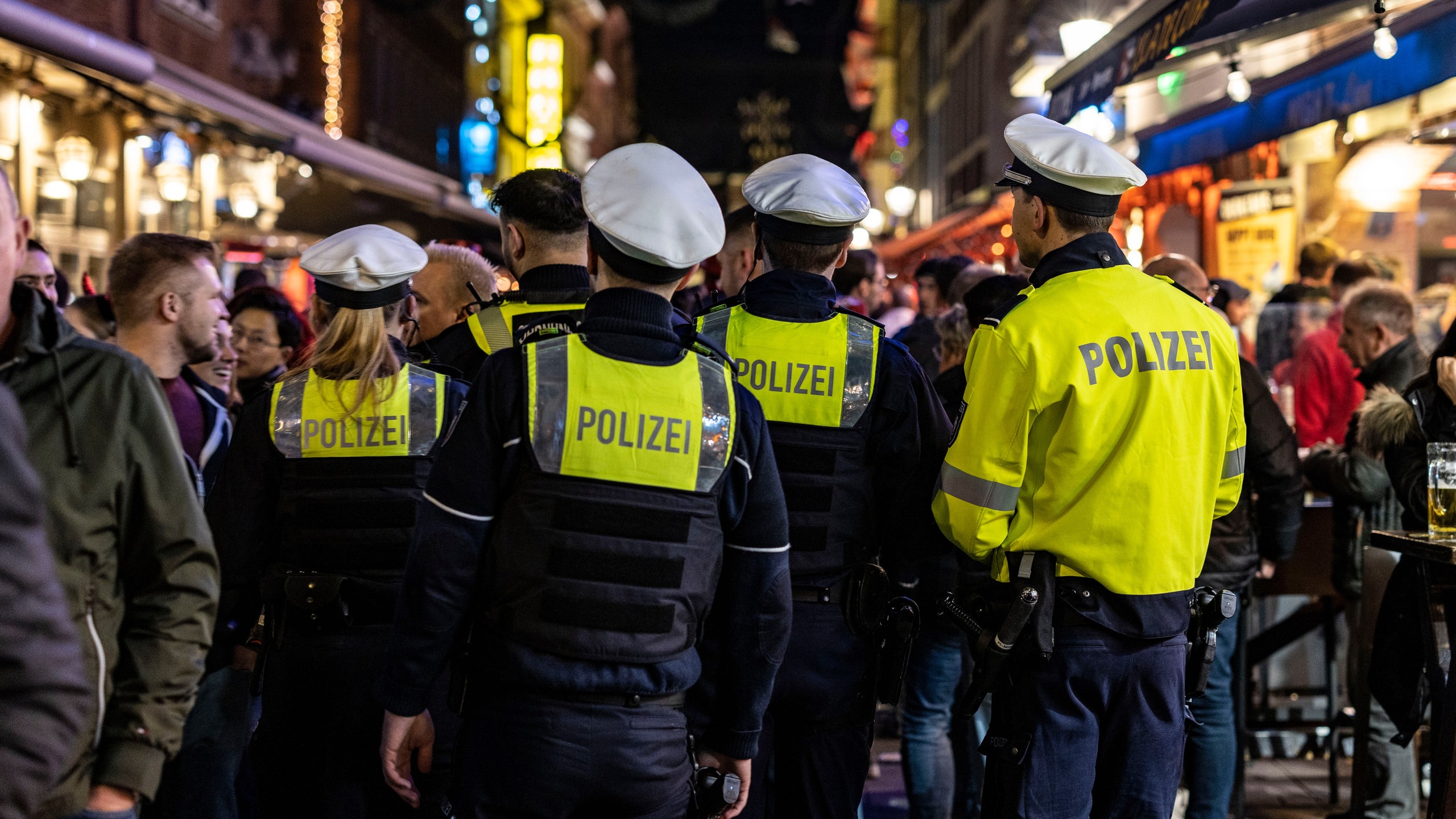 Polizeigewerkschaft befürchtet Angriffe auf Einsatzkräfte mit Böllern