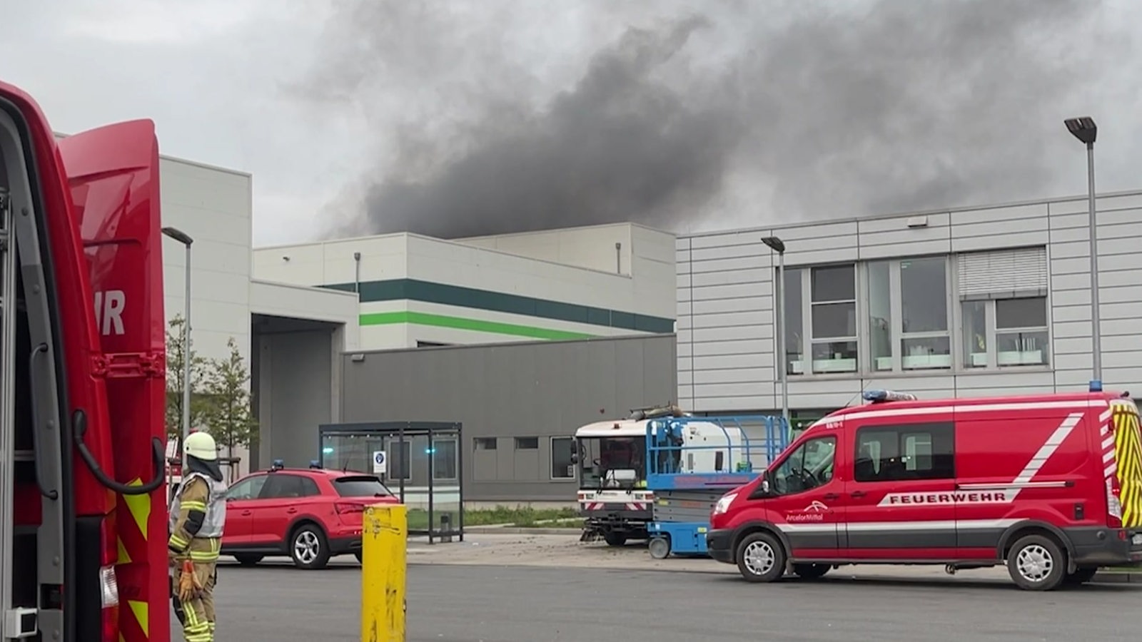 Feuer Auf Recyclinghof Polizei Geht Nicht Von Brandstiftung Aus