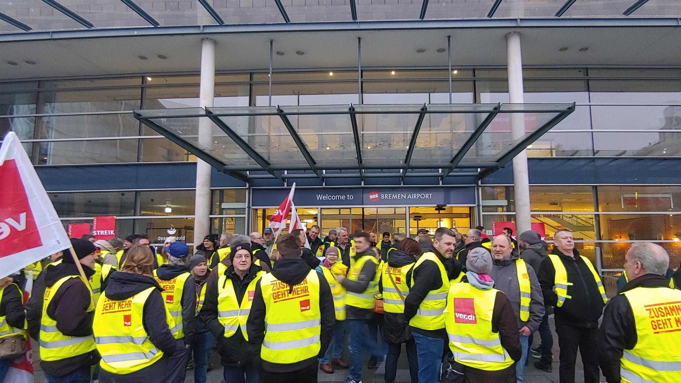 Reiseverkehr Am Bremer Flughafen L Uft Nach Warnstreik Wieder An