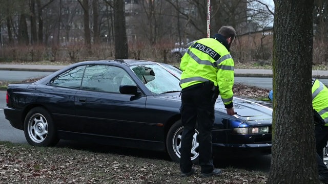 19 Jährige stirbt bei Verkehrsunfall in Bremen Horn Lehe buten un binnen