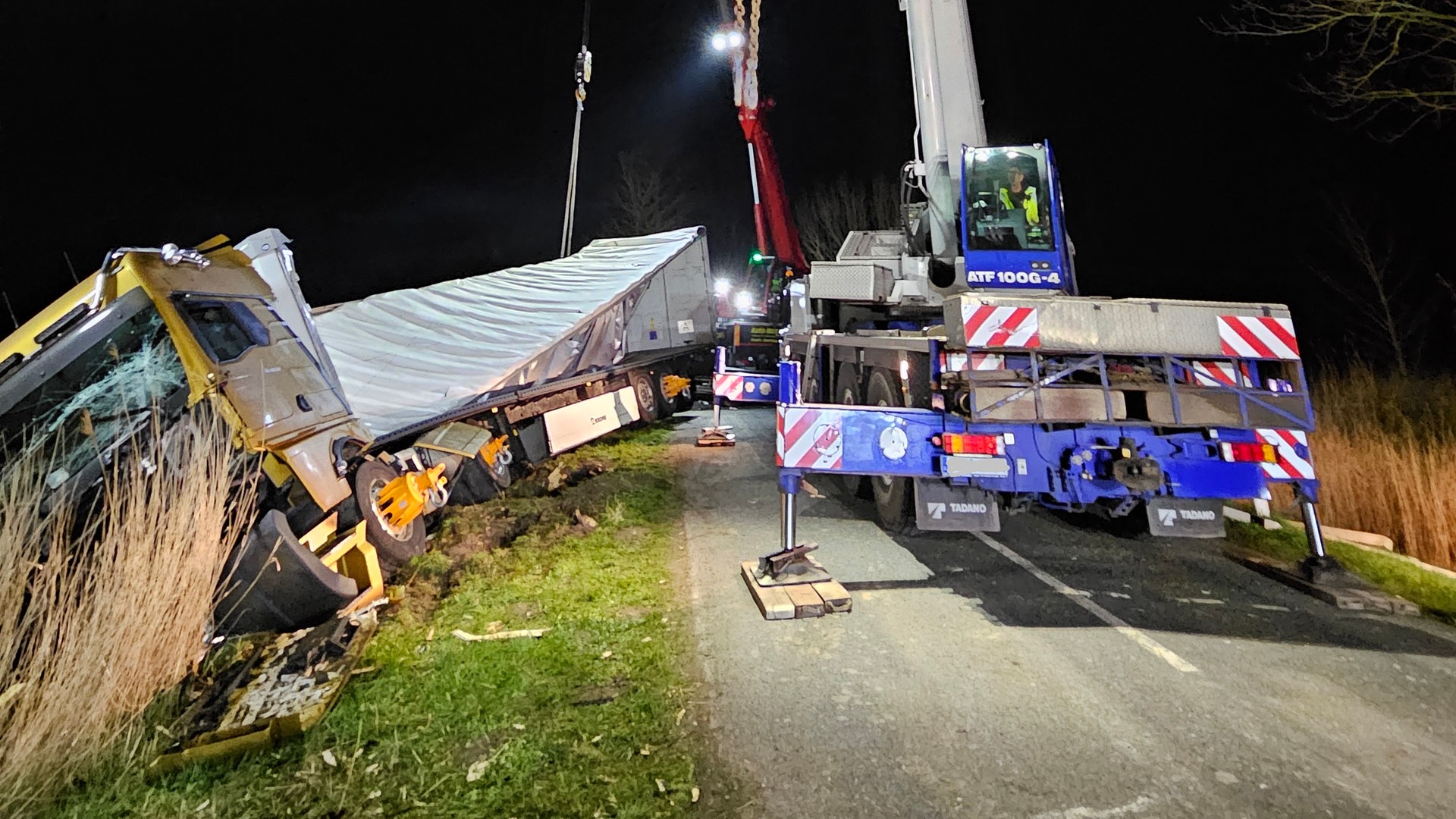 Lkw Umgekippt Stra E Im Kreis Cuxhaven Nach Sperrung Wieder Frei