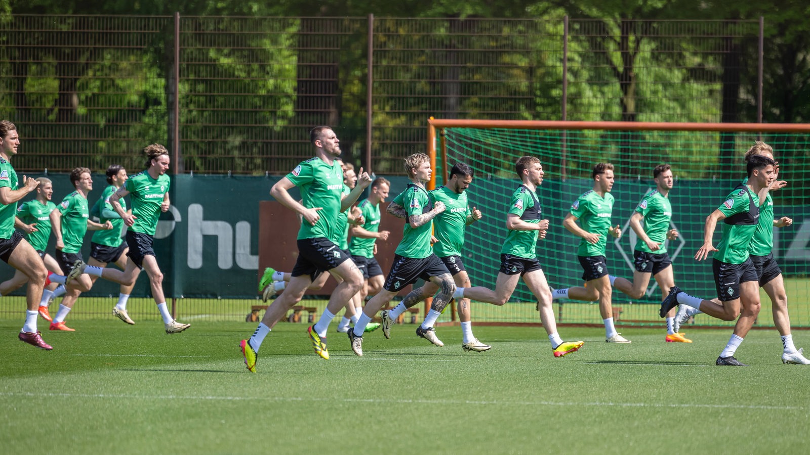 Werder Bremen verlängert vorzeitig mit Torhüter Zetterer buten un binnen