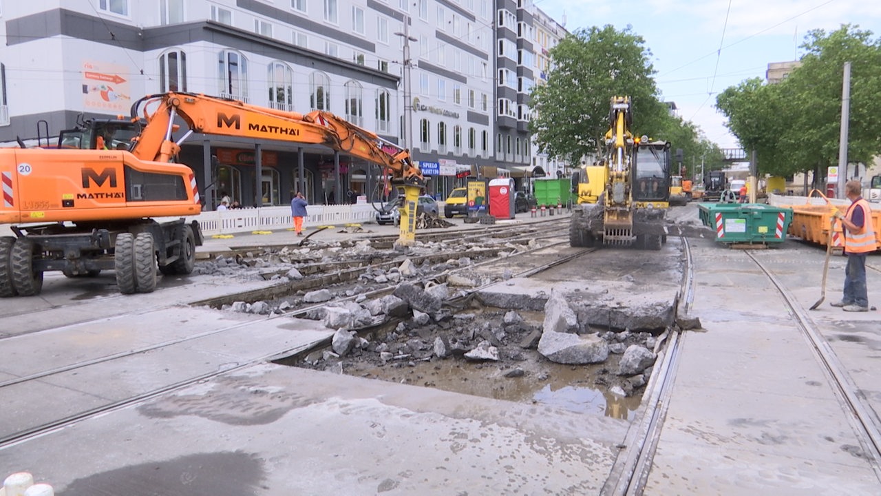 Umleitungen Und Ausfälle: BSAG Erneuert Gleise Und Weichen In Bremen ...