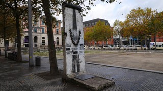 Ein originales Stück der Berliner Mauer am Bremer Hauptbahnhof