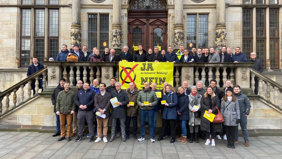 Bremer Unternehmer Demonstrieren Gegen Geplanten Ausbildungsfonds ...