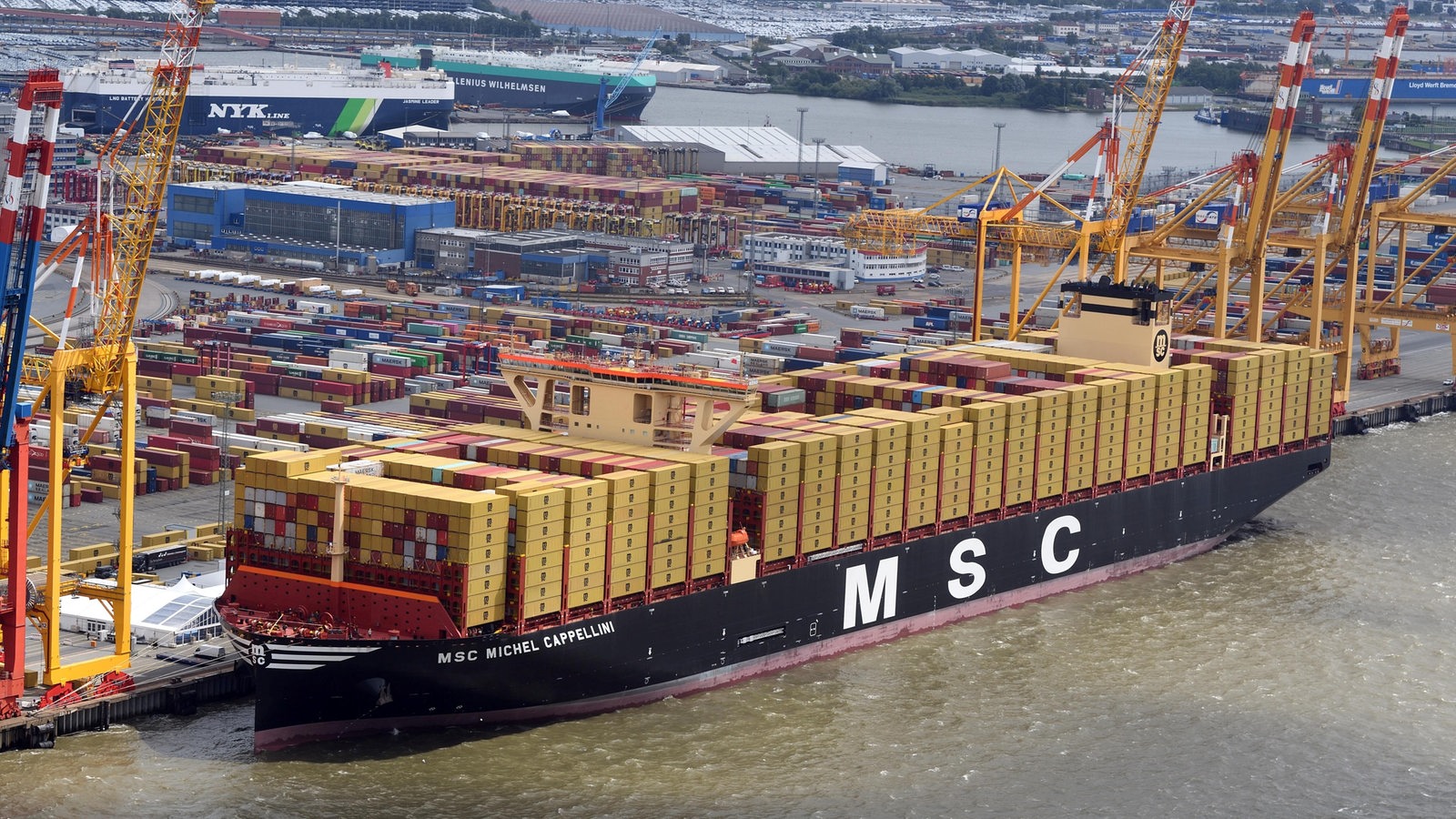 Weltweit größtes Containerschiff in Bremerhaven getauft buten un binnen