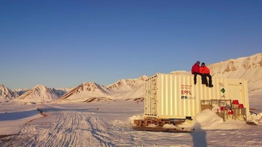 Ein Container steht als Forschungslabor in der Polarregion.