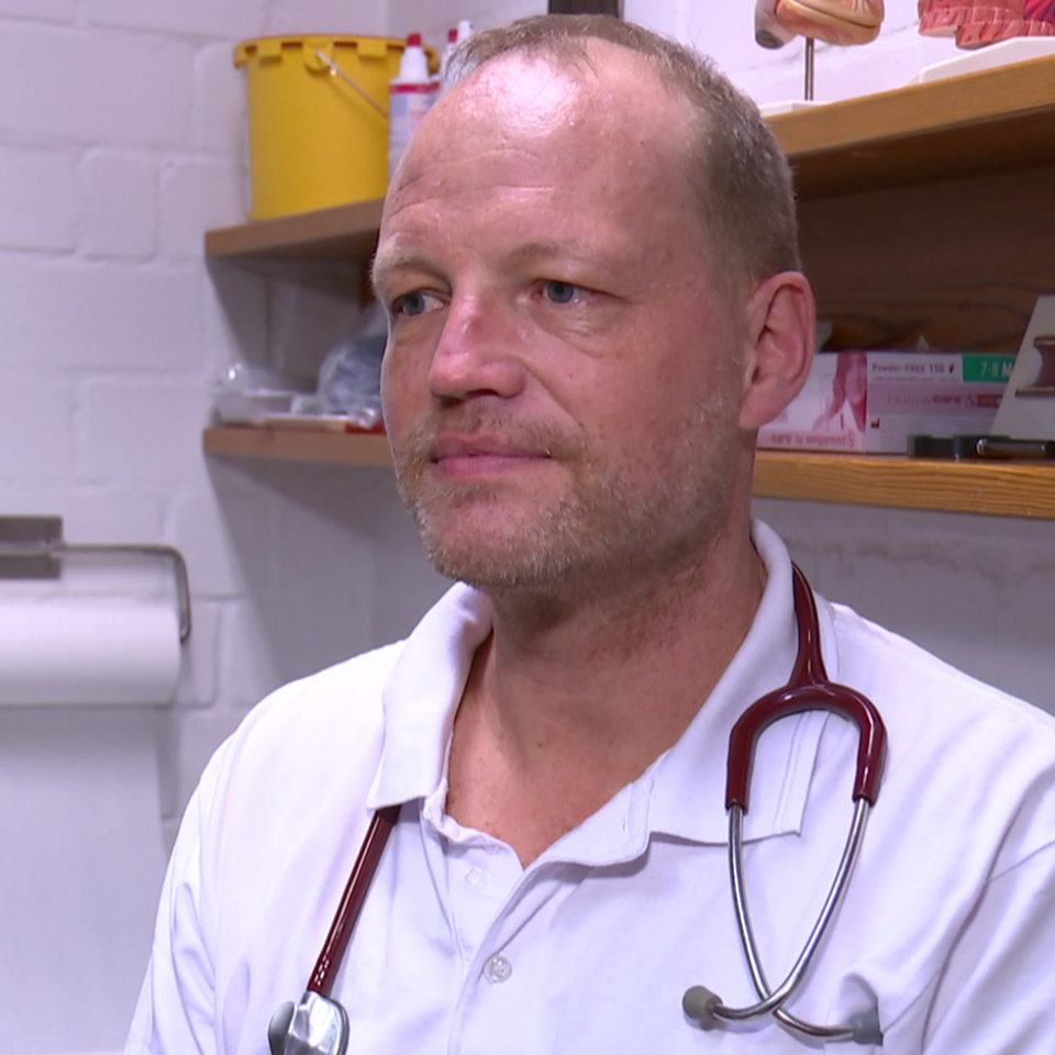 Dieser Arzt Aus Stuhr Testet Den Corona Impfstoff Von Biontech Buten Un Binnen