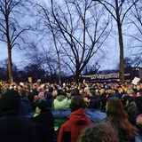 Eine Menschenmenge bei einer Demonstration.