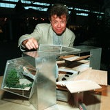 Daniel Libeskind, Architekt und Musiker aus Los Angeles, stellt am 09.09.1995 sein "Musicon"-Modell vor.