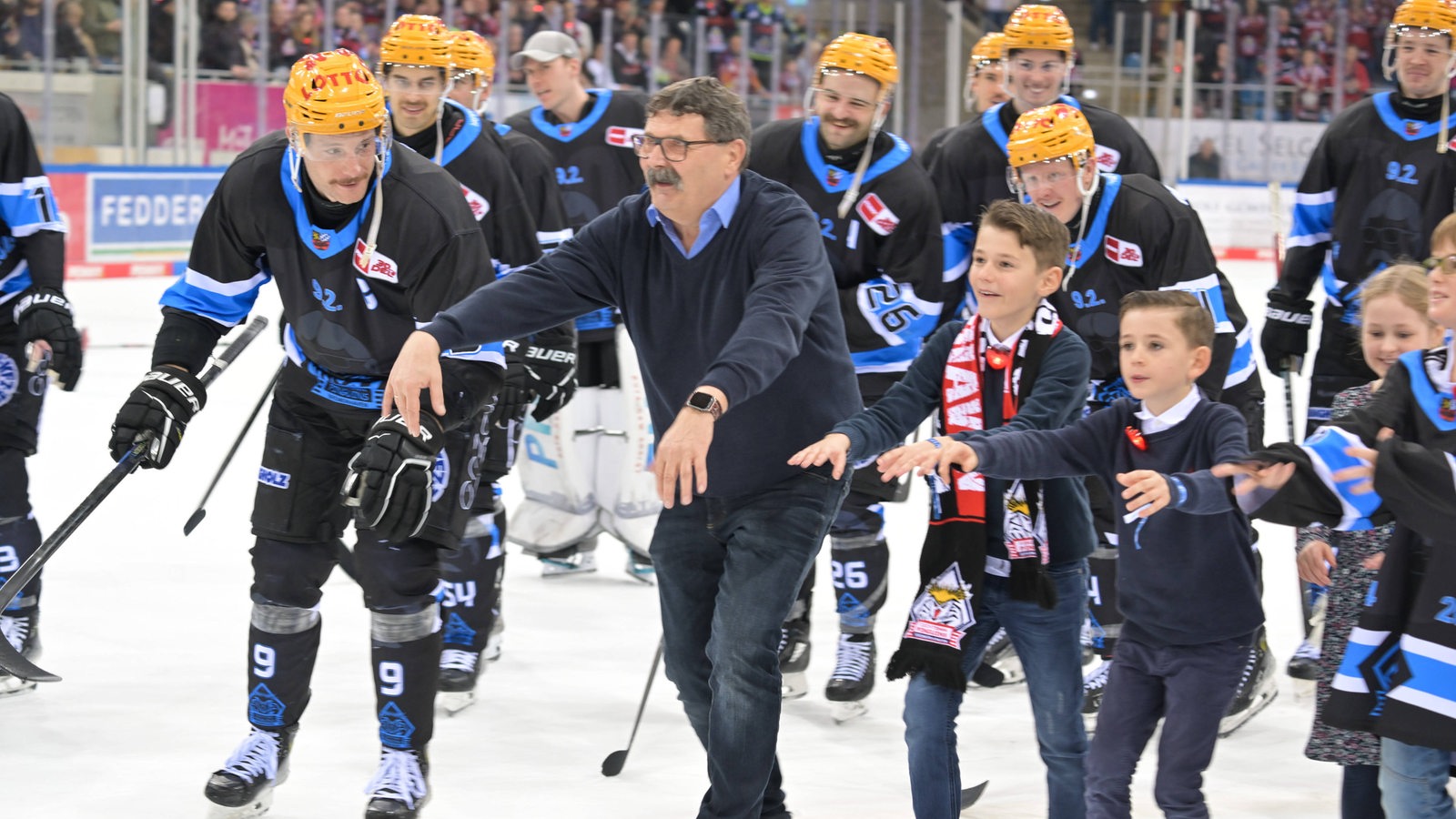 Pinguins Bremerhaven Ziehen Vorzeitig Ins Playoff-Viertelfinale Ein ...