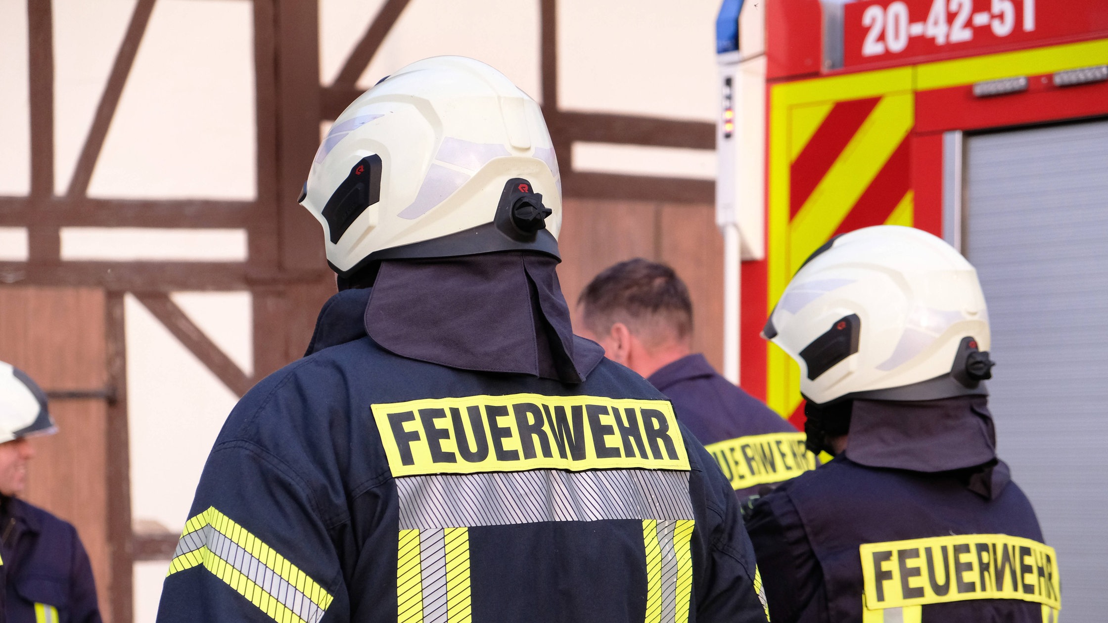 Viele Feuerwehrleute In Niedersachsen Erleben Gewalt Im Einsatz - Buten ...