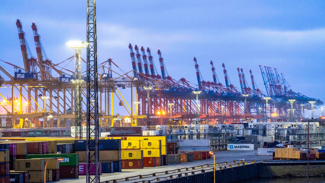 Northern German States Demand More Funding for Ports Amidst Expensive Maintenance