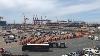 Blick über das Gelände des Containerterminals von Eurogate