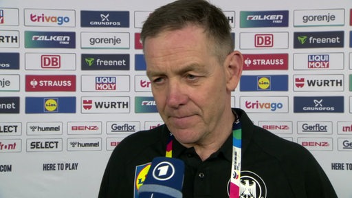 Hanballtrainer Alfreð Gíslason im Interview zum Deutschland - Island Spiel der Handball Europameisterschaft. 