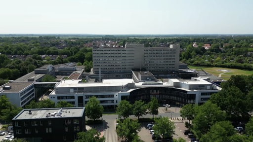 Eine Drohnenaufnahme vom Herzzentrum Links der Weser.