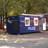 Ein Polizei-Container steht auf dem Hillmannplatz.