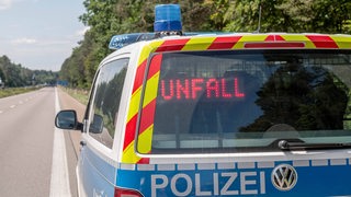 Lastwagen Kippt Auf Bremer Stadtautobahn In Leitplanke Buten Un Binnen