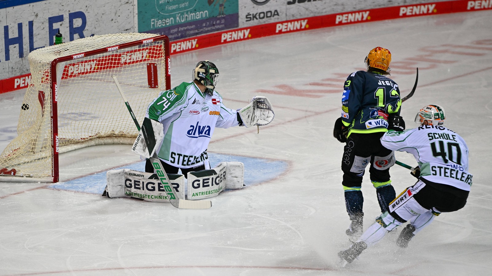 Pinguins Fahren Klaren Sieg Gegen Bietigheim Ein - Buten Un Binnen