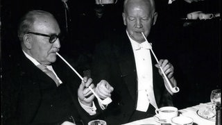 Wilhelm Kaisen und Heinrich Lübke bei der Schaffermahlzeit 1960.