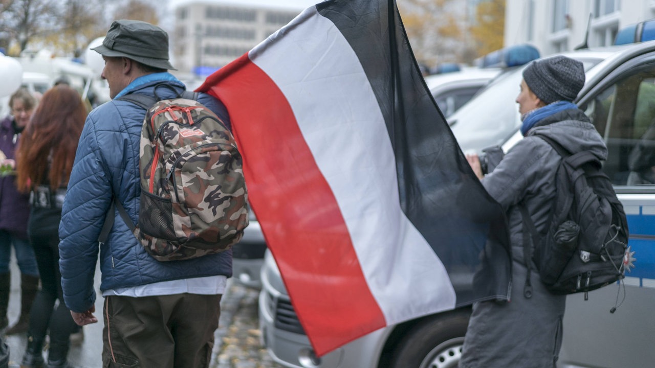 Nach Bremer Reichsflaggen Verbot Zieht Deutschland Nach Buten Un Binnen