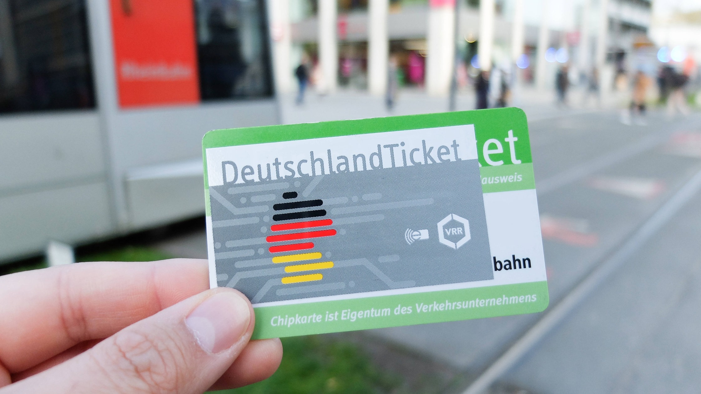 Deutschlandticket-Start: Hohe Nachfrage Zwingt DB-Website In Die Knie ...