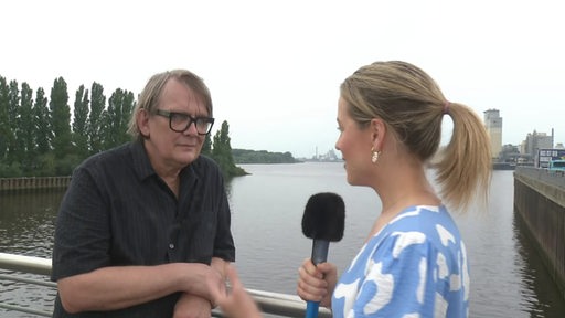 Buten un binnen Reporterin lea Reinhard interviewt Sven Regener.