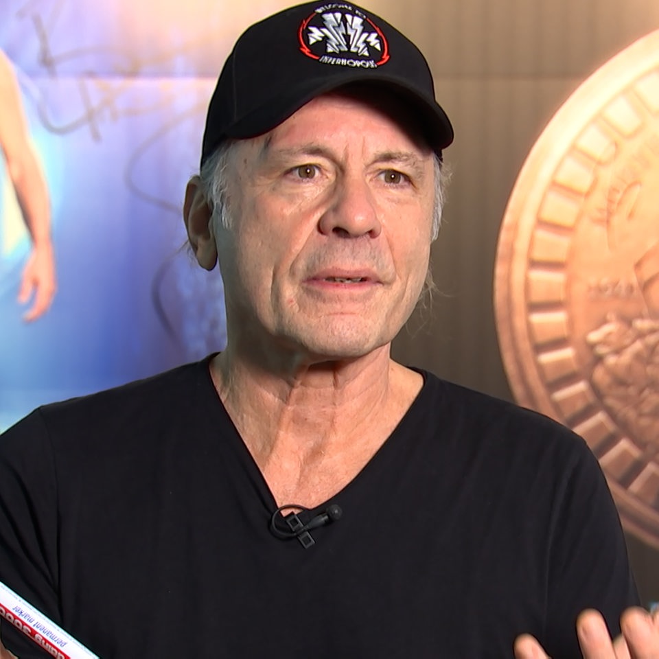 Iron-Maiden-Sänger Bruce Dickinson bringt den Metal nach Stuhr - buten ...