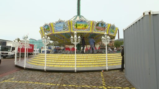 Leeres Karussell auf dem Gelände des Bremer Freimarkt 