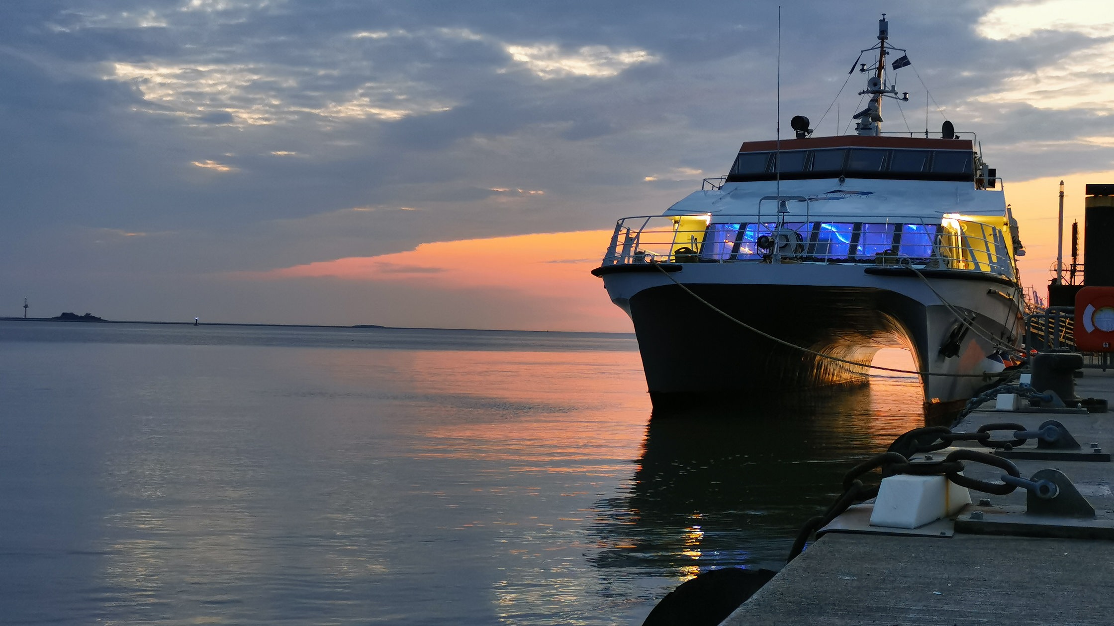 fährt der katamaran morgen nach helgoland