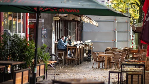 Bars und Kneipen an der Schlachte im Herbst.