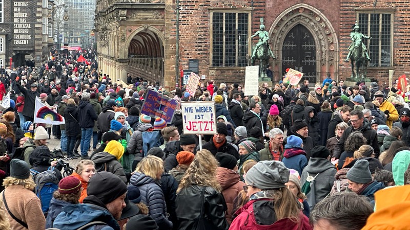 Demonstration Laut gegen Rechts in der Bremer Innenstadt