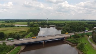 Die Lesumbrücke von oben.