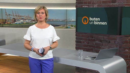 Kirsten Rademacher im Studio von buten un binnen