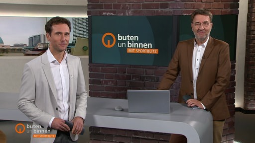 Moderatoren János Kereszti und Jan-Dirk Bruns im Studio von buten un binnen