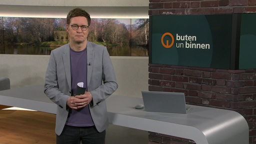 Felix Krömer im Studio von buten un binnen.