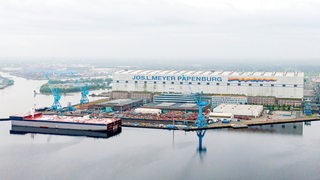 Ein Blick auf die Meyer Werft in Papenburg. 