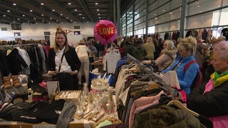 Der Frauen-flohmarkt "Woman" in der Bremer Messehalle.