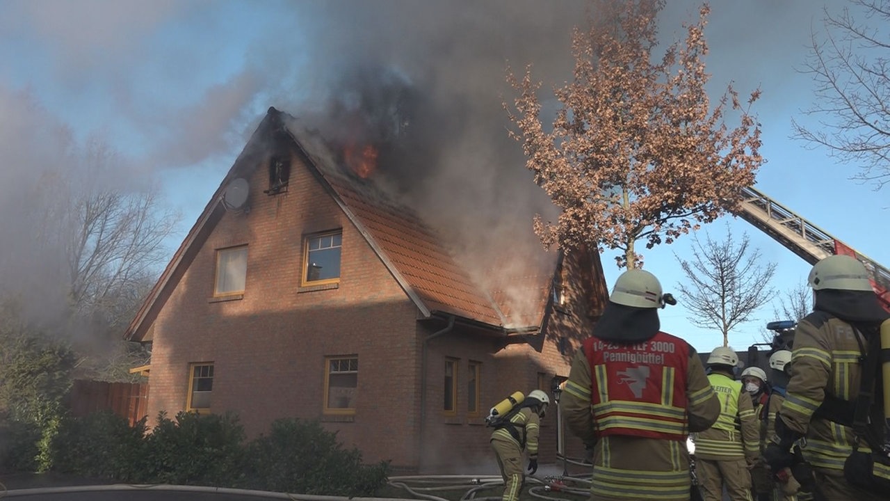 Brand in Wohnhaus in OsterholzScharmbeck Großeinsatz