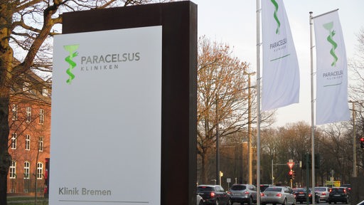 Der Vordereingang der Paracelsus-Klinik in Bremen