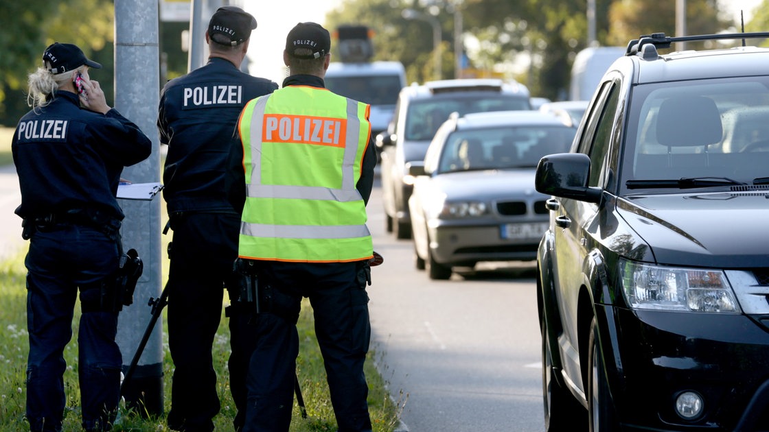 Polizei Kontrolliert 1800 Autos In Bremer Überseestadt 110 Verstöße Buten Un Binnen 0921