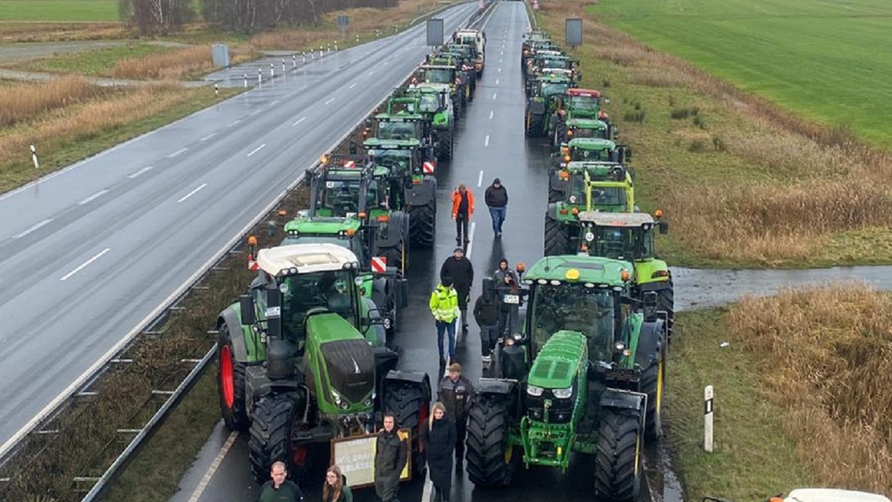 Bauern-Protest: Landwirte Blockieren Wesertunnel - Buten Un Binnen