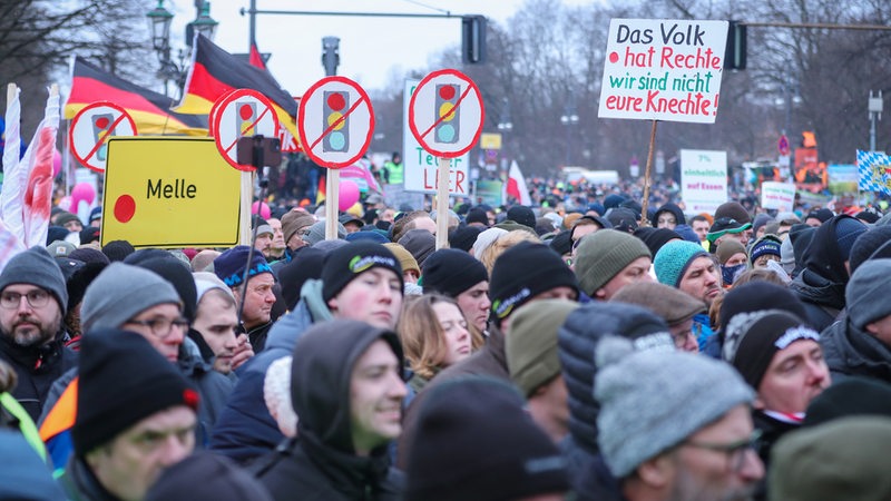 Berlin: Demonstration gegen die Ampelregierung 2024