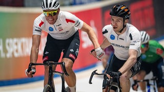 Yoeri Havik und Nils Politt auf dem Rad bei den Bremer Sixdays.