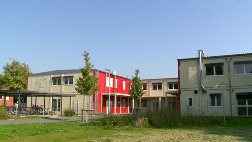 Eine provisorische Schule aus Containern