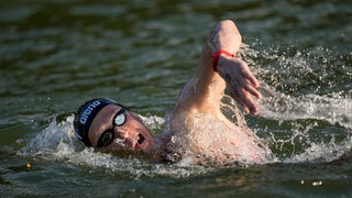 Schwimmer Florian Wellbrock bei einem Wettbewerb im Freiwasser.