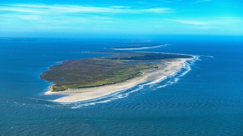 Eine Luftaufnahme der Nordsee-Insel Spiekeroog