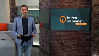 Sportblitz Moderator Jan-Dirk Bruns im Studio von buten un binnen