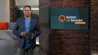 Sportblitz Moderator Stephan Schiffner im Studio von buten un binnen.